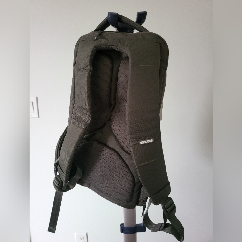 Incase Men's Grey Backpack - Picture 6 of 6